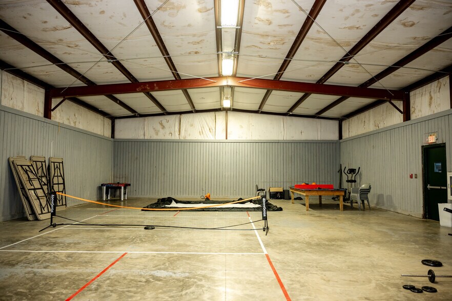 More Photos Of 626 Old River Rd, Sylvania Manufacturing For Sale