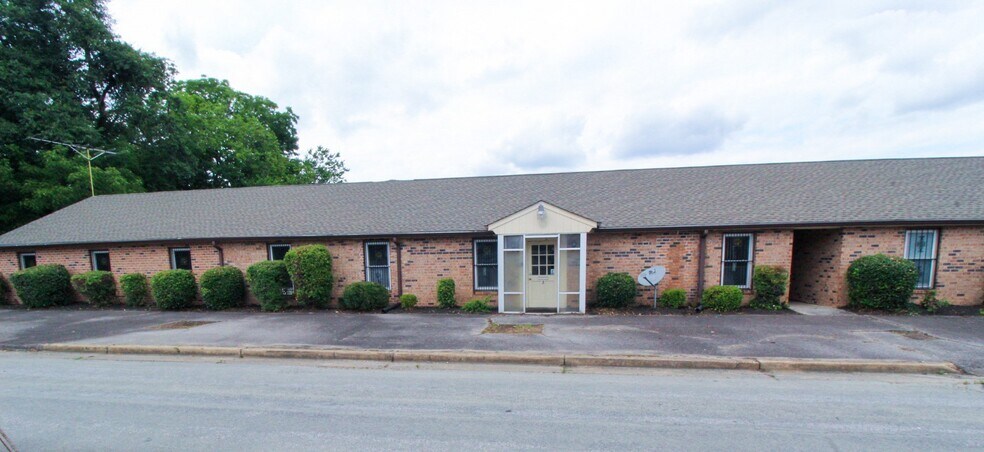 More Photos Of 510 S Sycamore St, Petersburg Medical For Lease