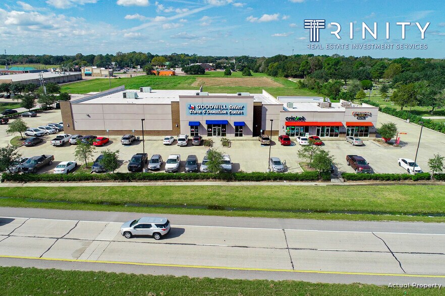 More Photos Of 253 Bypass 35 N, Alvin Unknown For Lease