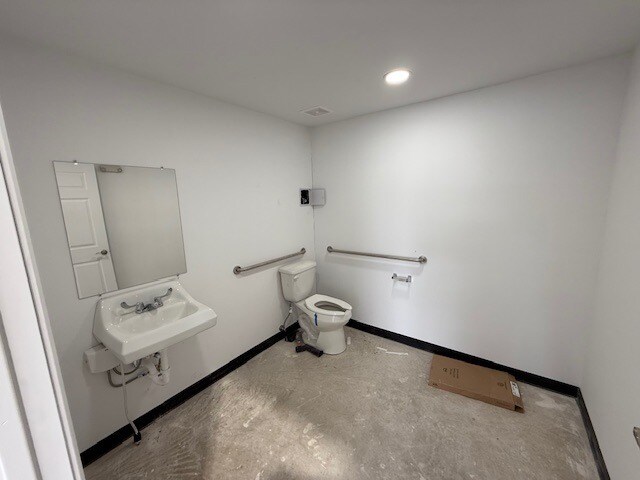 More Photos Of 9326 SE Loop 410, San Antonio Flex For Sale