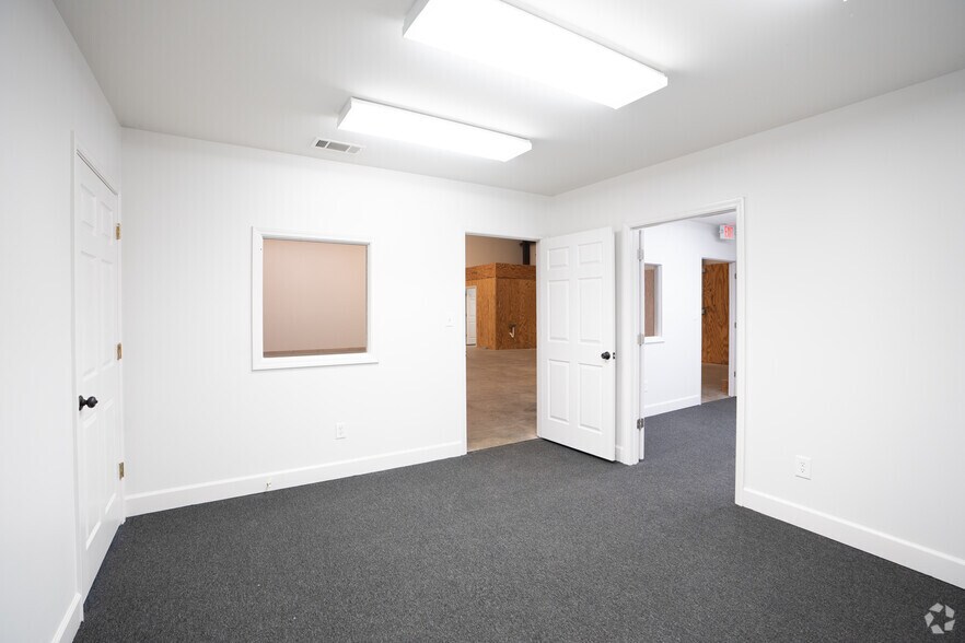 More Photos Of 48 County Road 265, Alabaster Unknown For Lease