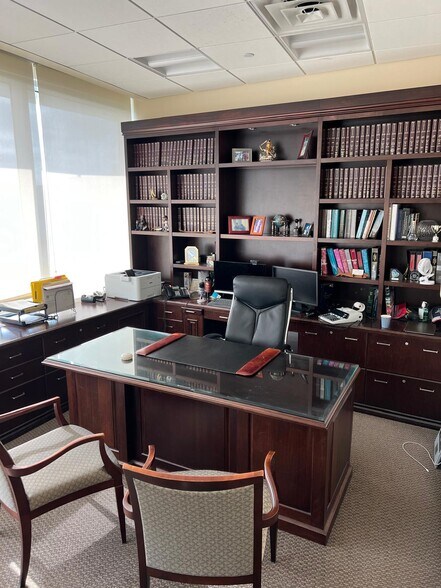 More Photos Of 20900 NE 30th Ave, Aventura Office Residential For Sale