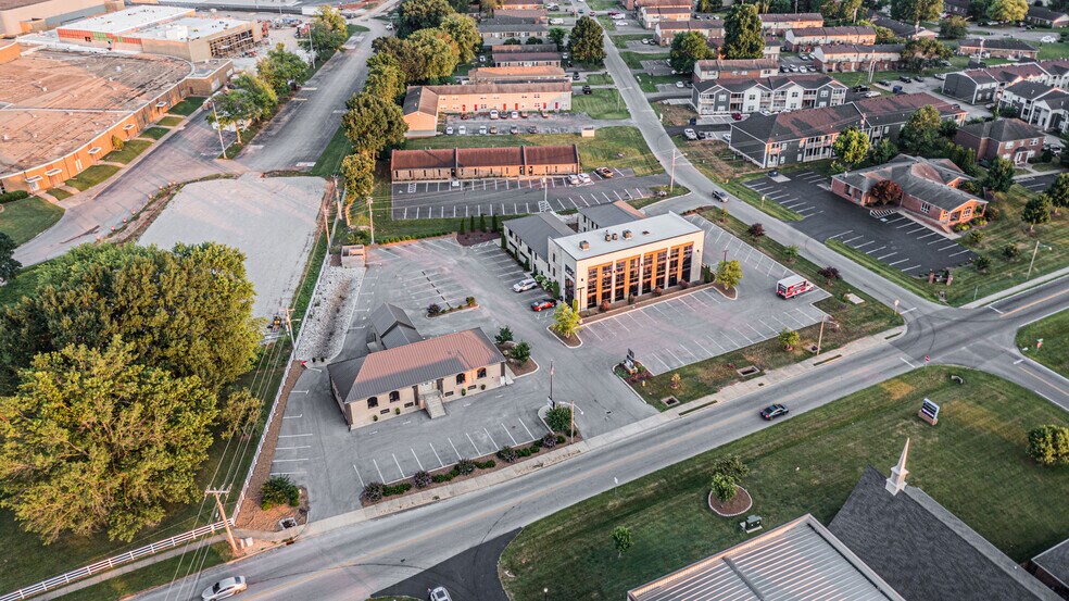 More Photos Of 1502 Westen St, Bowling Green Office For Sale