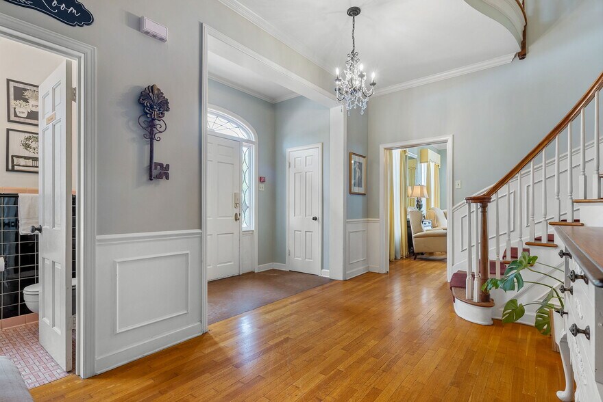 More Photos Of 1320 S Albert Pike Ave, Fort Smith Hospitality For Sale