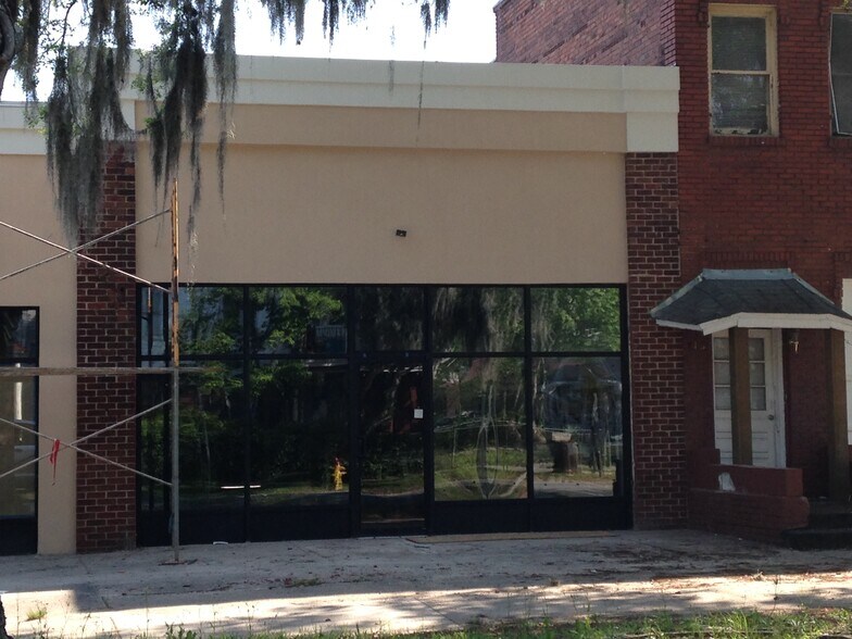 Primary Photo Of 701-703 E Henry St, Savannah Storefront Retail Residential For Lease