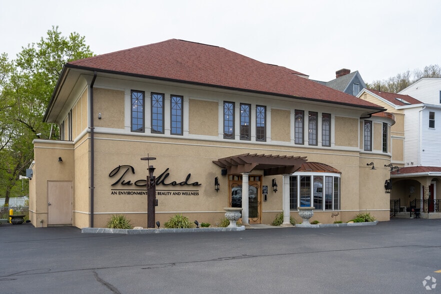 More Photos Of 574 Pleasant St, Worcester Apartments For Sale