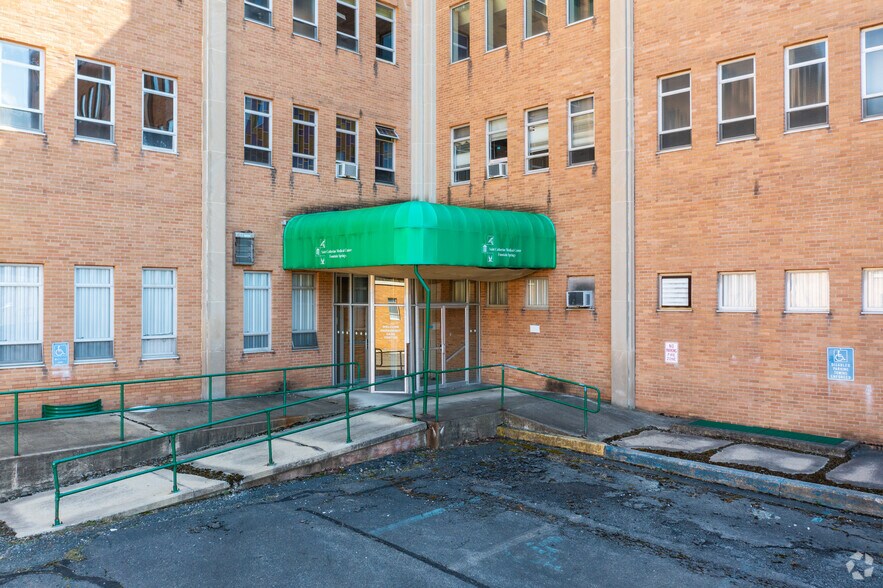 More Photos Of 101 Broad St, Ashland Hospital For Sale