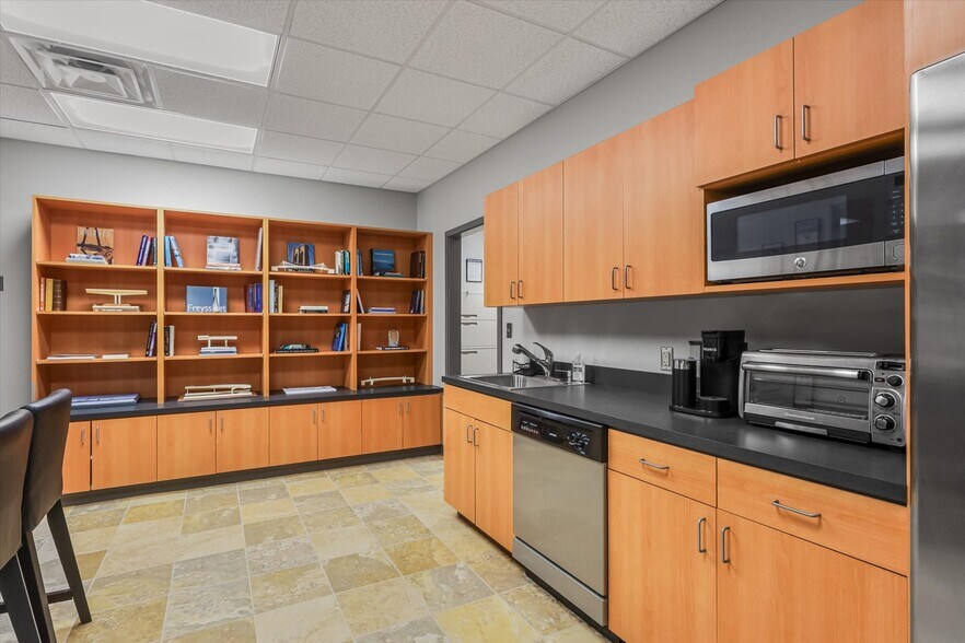 More Photos Of 1589 Metropolitan Blvd, Tallahassee Office For Lease