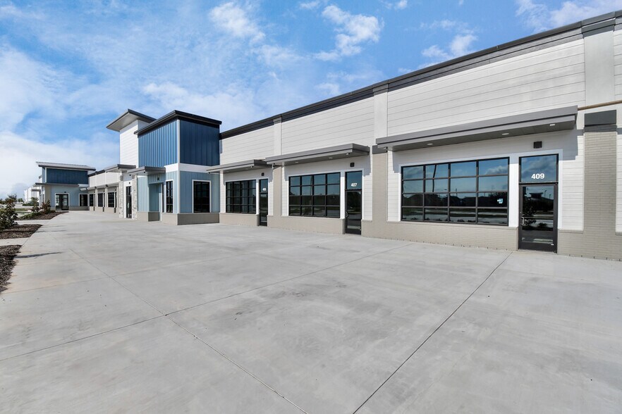 More Photos Of 30625 Kingsland Blvd, Brookshire Storefront For Lease