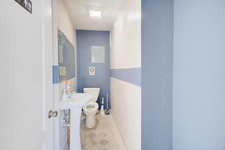 More Photos Of 800 S Casino Center Blvd, Las Vegas Loft Creative Space For Sale