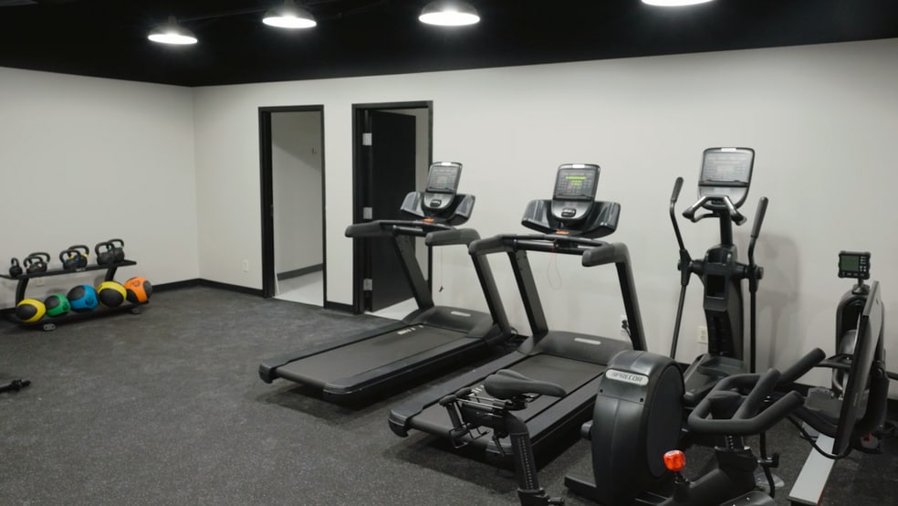 More Photos Of 12200 N Ambassador Dr, Kansas City Medical For Lease