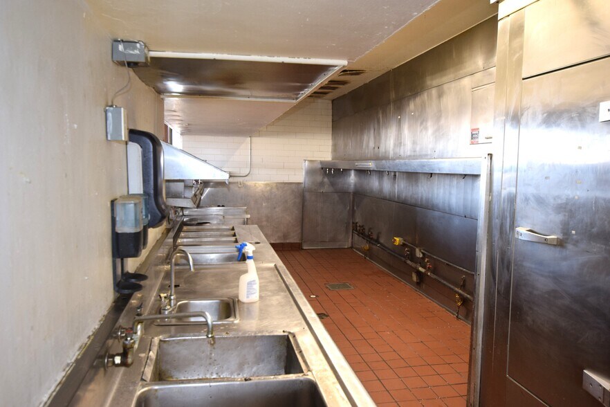 More Photos Of 3701 W Wall St, Midland General Retail For Sale