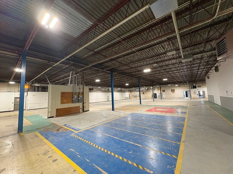 More Photos Of 200 Commerce Dr, Montgomeryville Warehouse For Sale