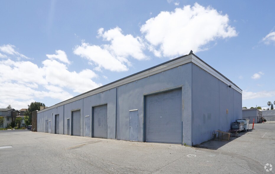 More Photos Of 2554-2562 W Middlefield Rd, Mountain View Industrial For Lease