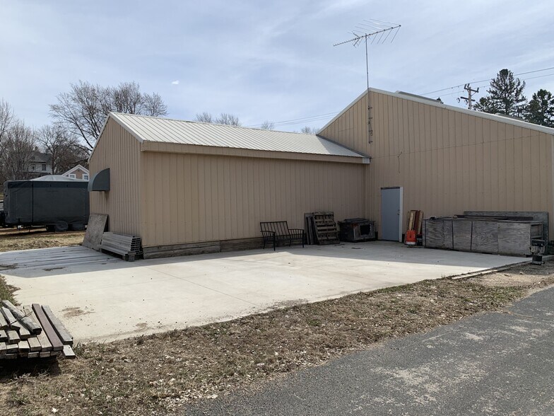 More Photos Of 106 Louis St W, Cologne Service For Sale