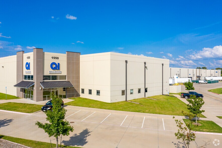 More Photos Of 1550 N Western Blvd, Denton Warehouse For Lease