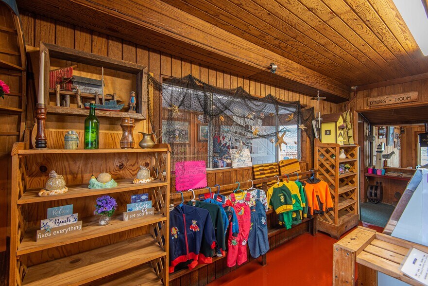 More Photos Of 142 Bay Front Loop, Winchester Bay General Retail For Sale