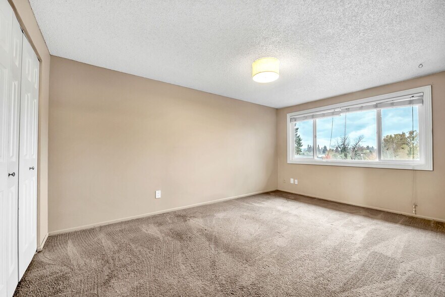 More Photos Of 13500 SE Linden Ln, Milwaukie Apartments For Sale