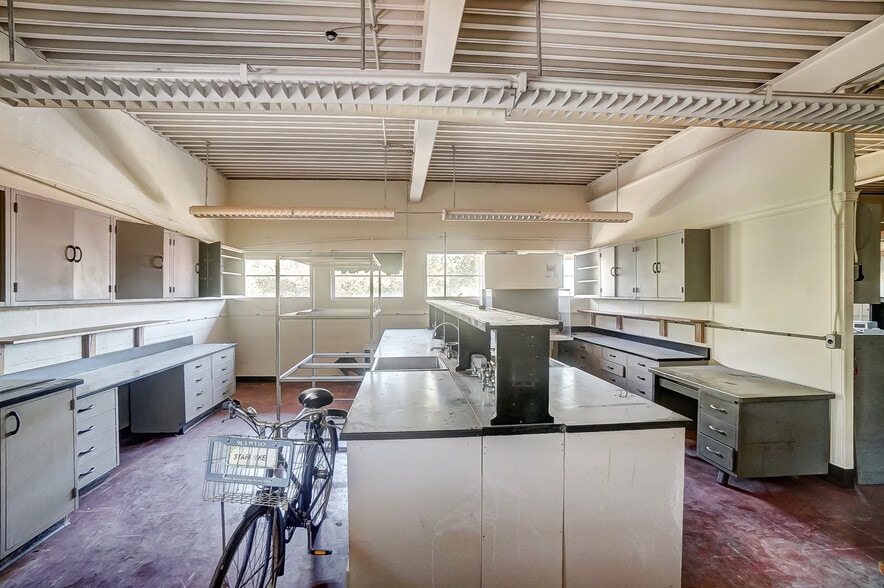 More Photos Of 150 E South College St, Yellow Springs Research And Development For Sale