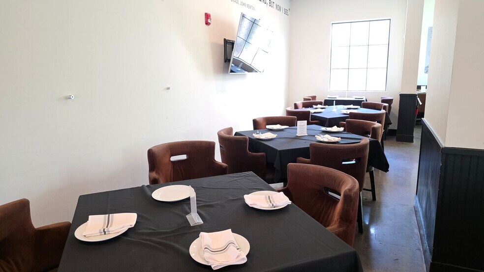 More Photos Of 801 Studewood St, Houston Restaurant For Lease