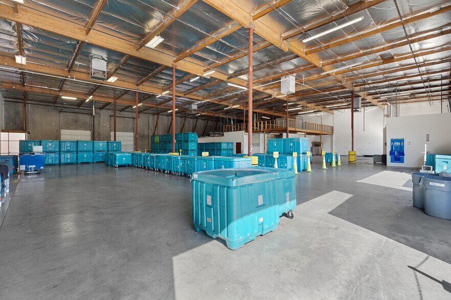 More Photos Of 2465 S Industrial Park Ave, Tempe Warehouse For Lease