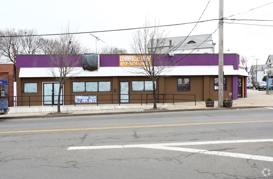 More Photos Of 322-326 Chelsea St, Everett Freestanding For Lease