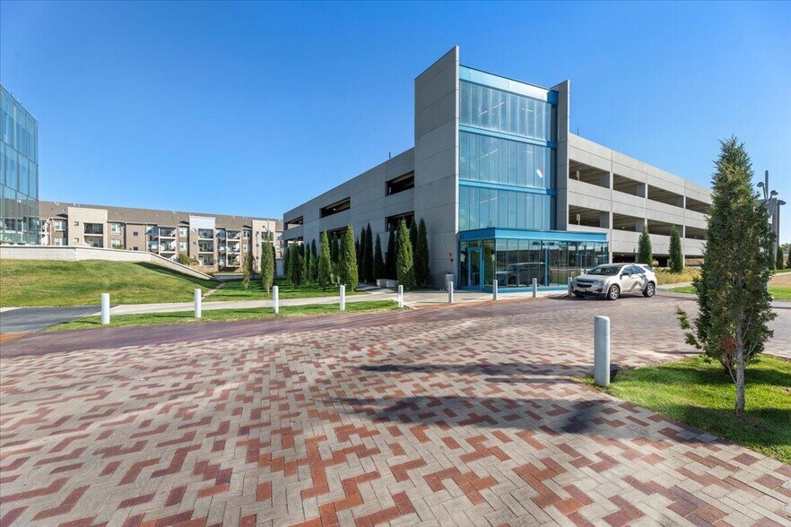 More Photos Of 4201 Rivers Edge Pky, Council Bluffs Office For Lease