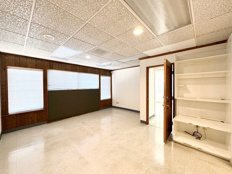 More Photos Of 75 Dillon Ave, Campbell Service For Sale