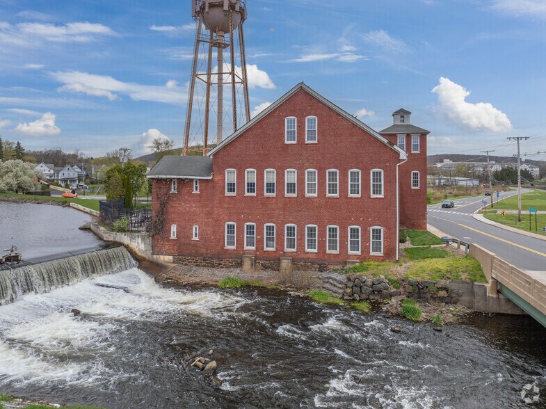 More Photos Of 175 N Main St, Wharton Loft Creative Space For Sale