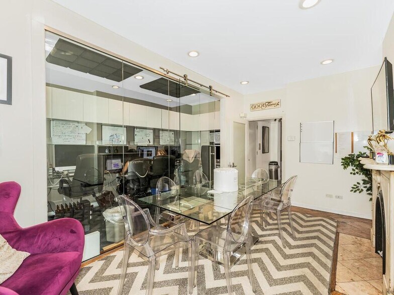 More Photos Of 113 E 39th St, New York Apartments For Sale