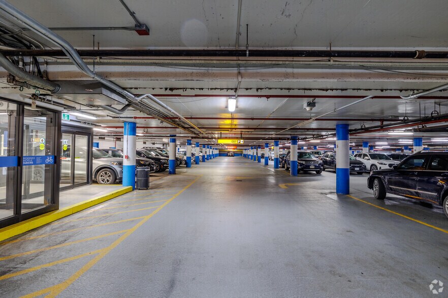 More Photos Of 100, 110, and 120 King St W, Hamilton Unknown For Lease