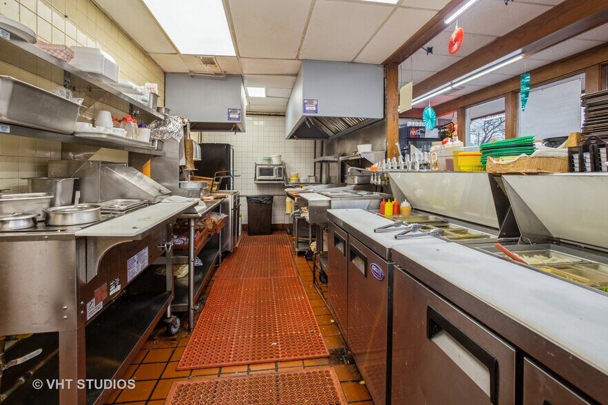 More Photos Of 1262 Lee St, Des Plaines Fast Food For Sale