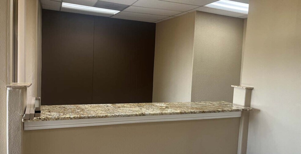 More Photos Of 191 W Shaw Ave, Fresno Office For Sale