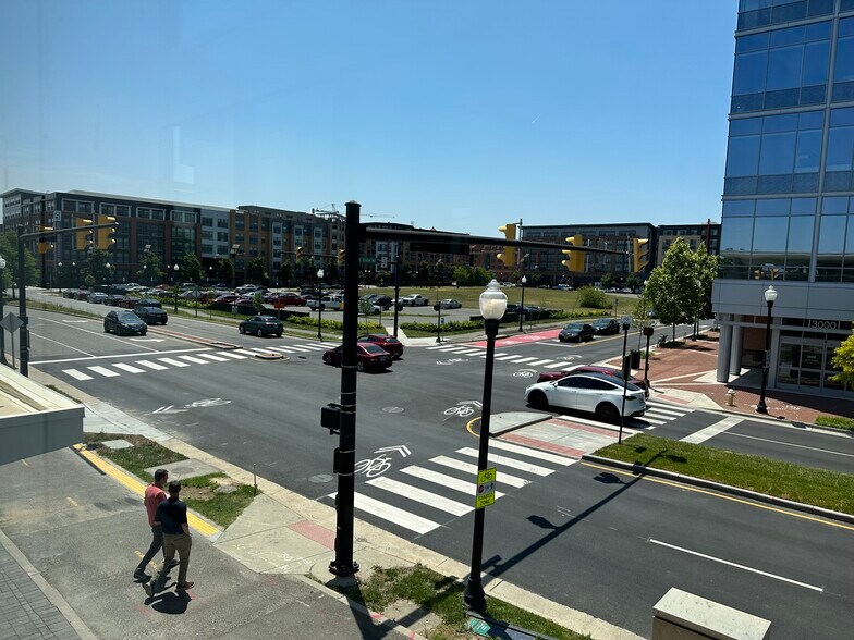 More Photos Of 3000 Potomac Ave, Alexandria Office For Lease