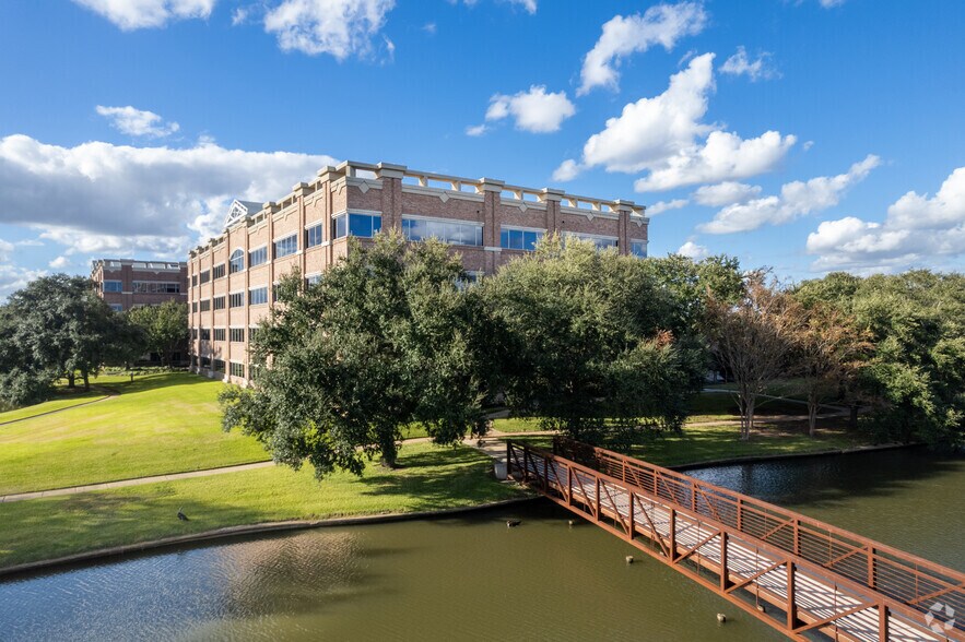 More Photos Of 1600 Highway 6, Sugar Land Office For Lease