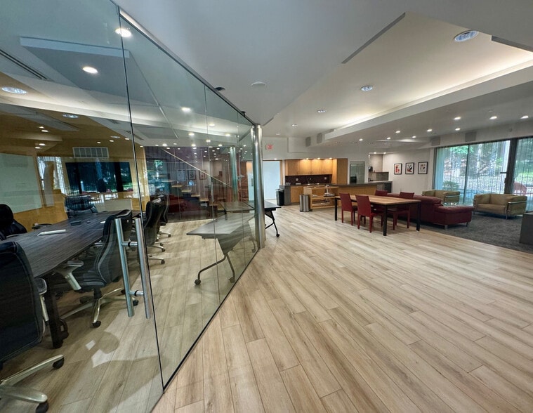 More Photos Of 1266 Manning Pky, Powell Office For Lease