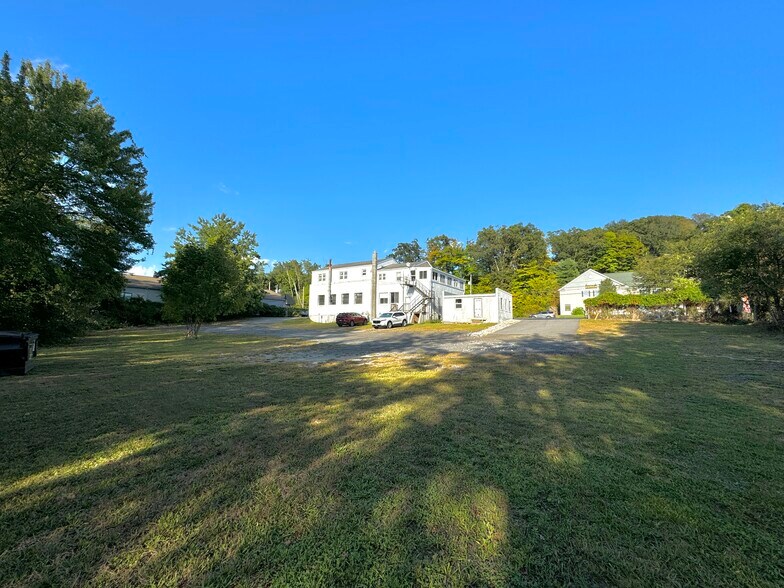 More Photos Of 184 Flanders Rd, Niantic Auto Repair For Sale