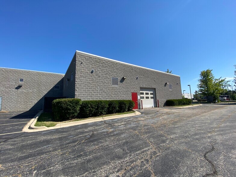 More Photos Of 855 E Grand Ave, Lake Villa Auto Dealership For Lease