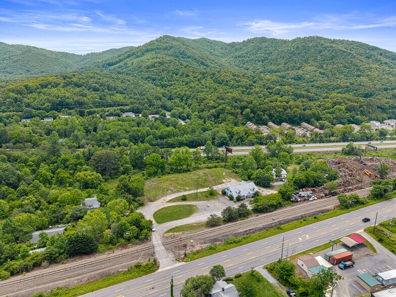 More Photos Of 14 Mimidis Ln, Swannanoa Office For Sale