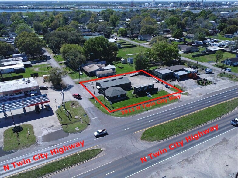 More Photos Of 3911 N Twin City Hwy, Nederland Garden Center For Sale