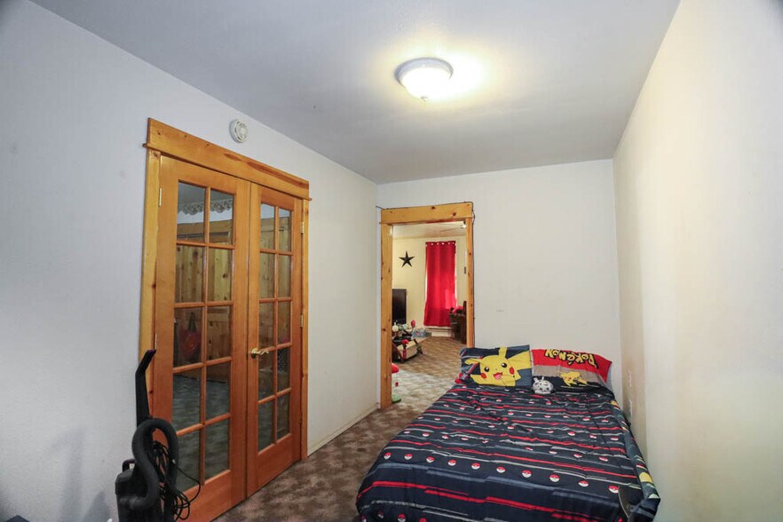 More Photos Of 16 N Main St, Payette Storefront Retail Residential For Sale