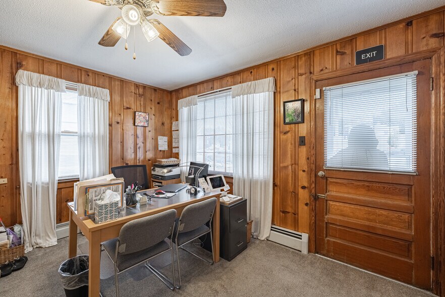 More Photos Of 664 Boulevard, Colonial Heights Office For Sale