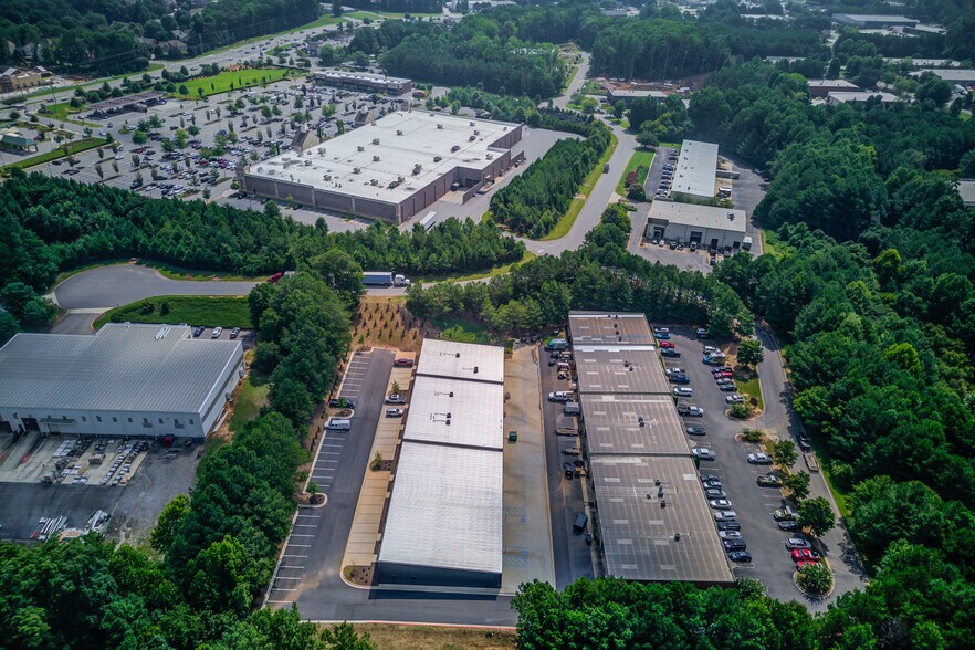 More Photos Of 5915 Steeplechase Blvd, Cumming Warehouse For Lease