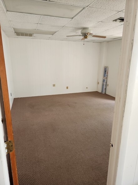 More Photos Of 1101 Sun Century Rd, Naples Warehouse For Lease