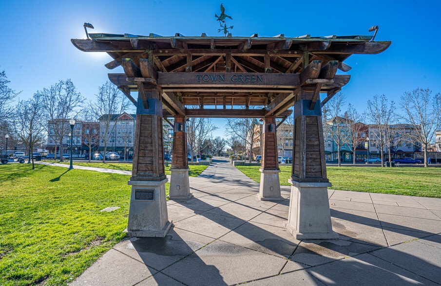 More Photos Of 148 Johnson St, Windsor General Retail For Sale