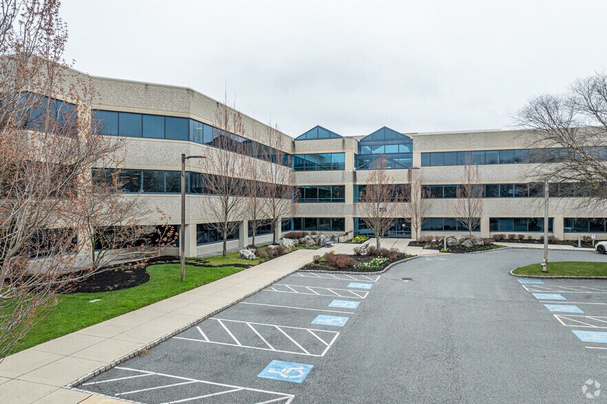 More Photos Of 1000 Westlakes Dr, Berwyn Unknown For Lease