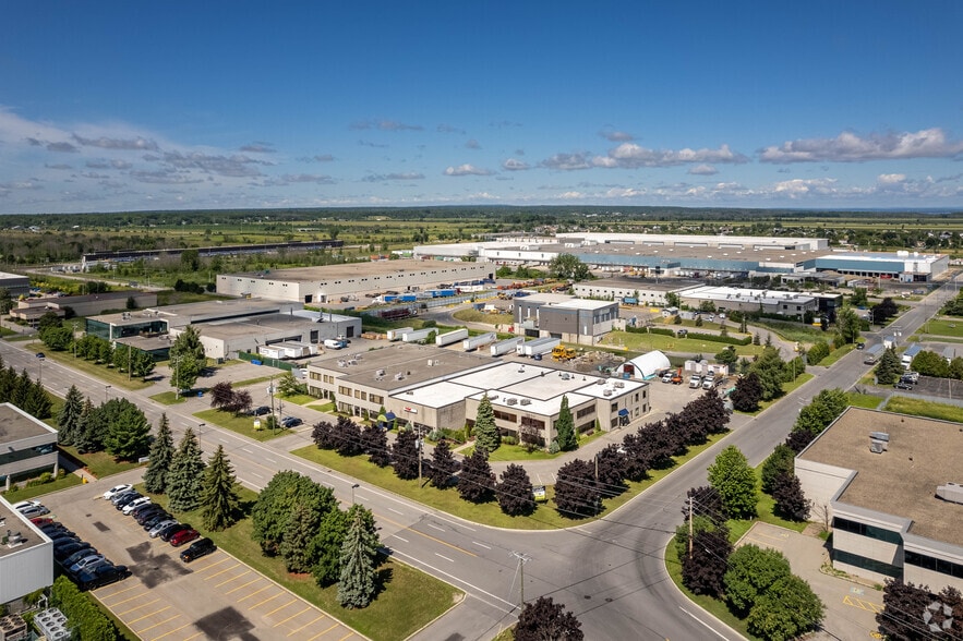 More Photos Of 330-364 Rue Joseph-Carrier, Vaudreuil-dorion Office For Lease