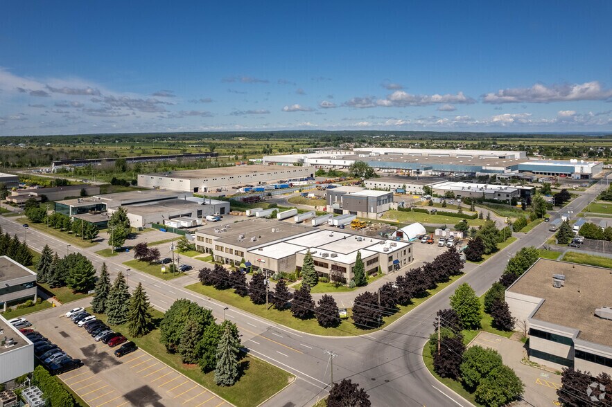 More Photos Of 330-364 Rue Joseph-Carrier, Vaudreuil-dorion Office For Lease