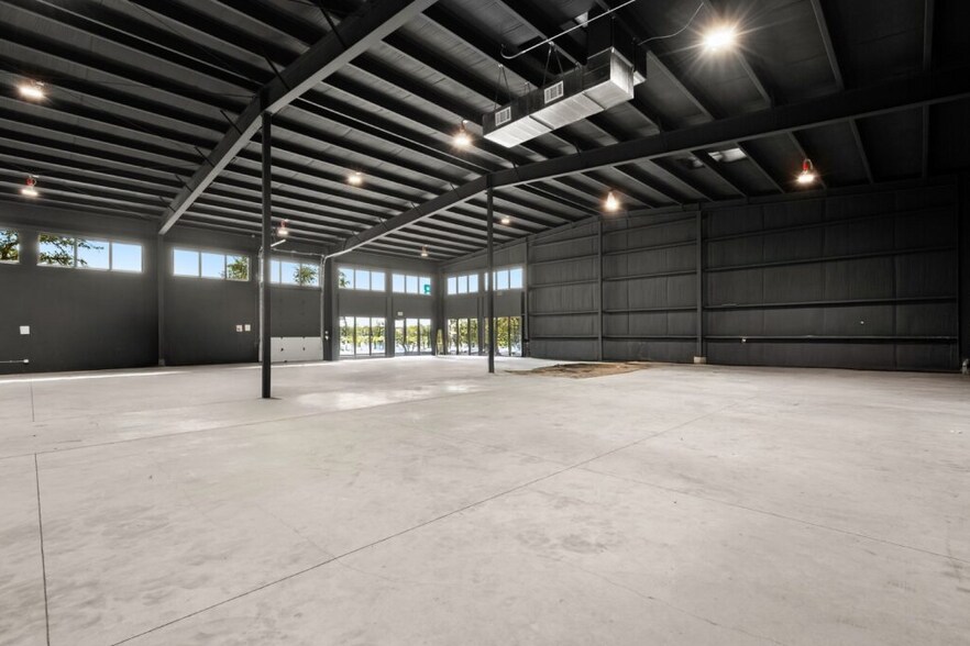 More Photos Of 14510 Fitzhugh Rd, Austin Warehouse For Sale