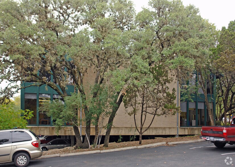 More Photos Of 2525 Wallingwood Dr, Austin Office For Lease